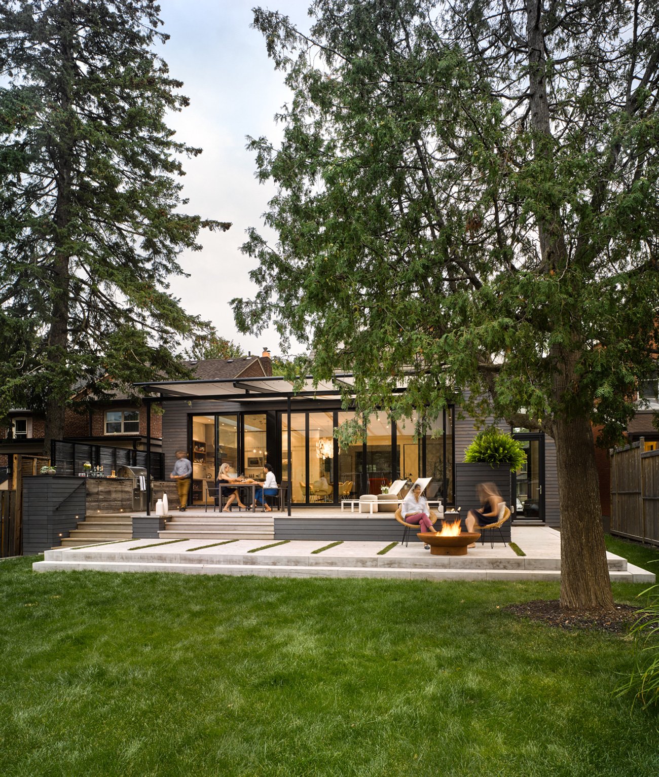 Cascading levels patio - Tiered backyard - Architect Paul Raff