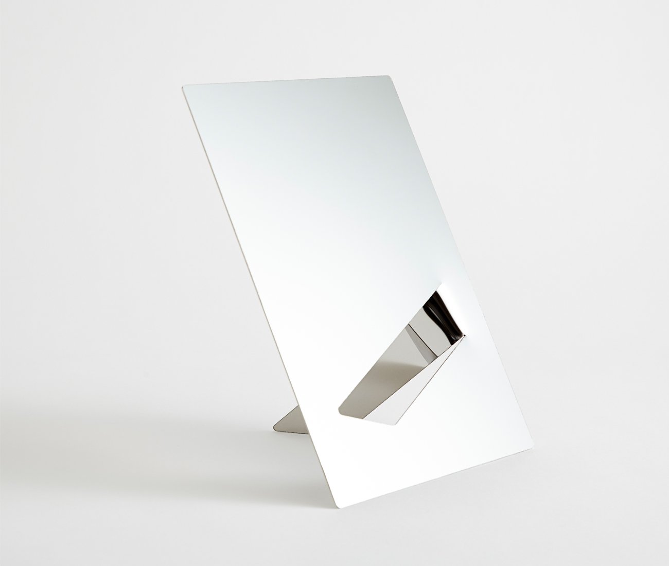 The Easy Mirror, a Good Thing product designed by Jamie Wolfond.