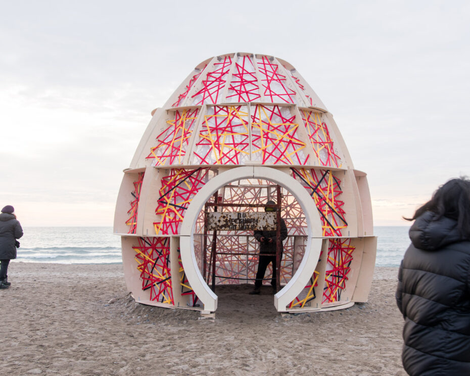 Art installation on Toronto Woodbine beach